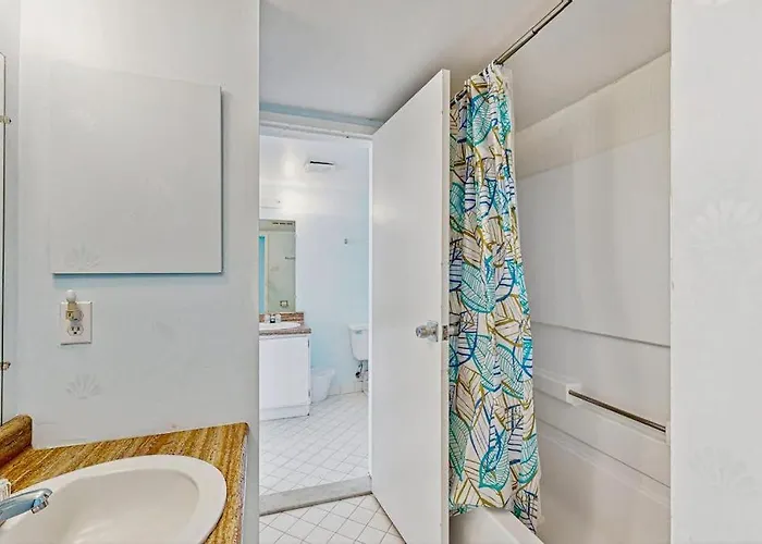 9400 Unit 1808 *